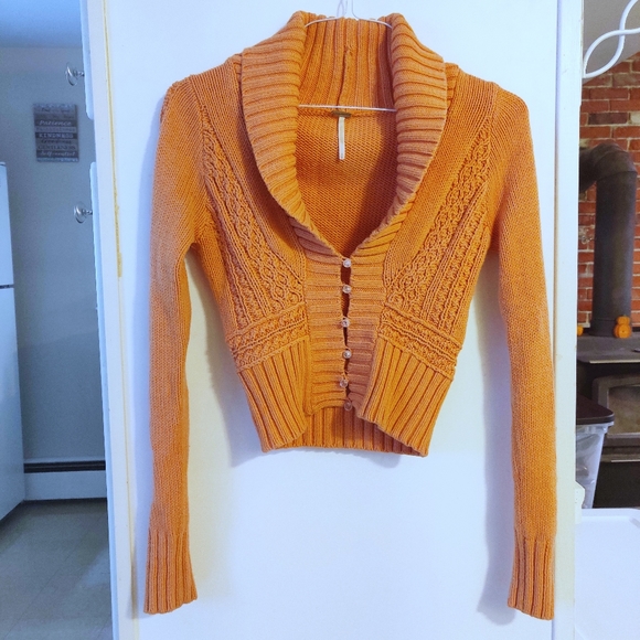 Free People Sweaters - 🍂24 HR SALE🍂 FREE PEOPLE Knit Button Cardigan